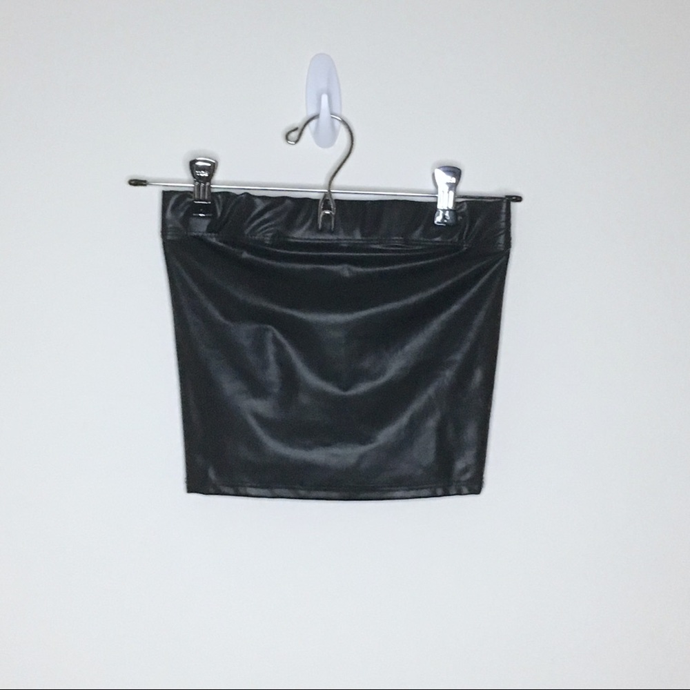💗5 FOR $12💗 Super cute faux leather tube top